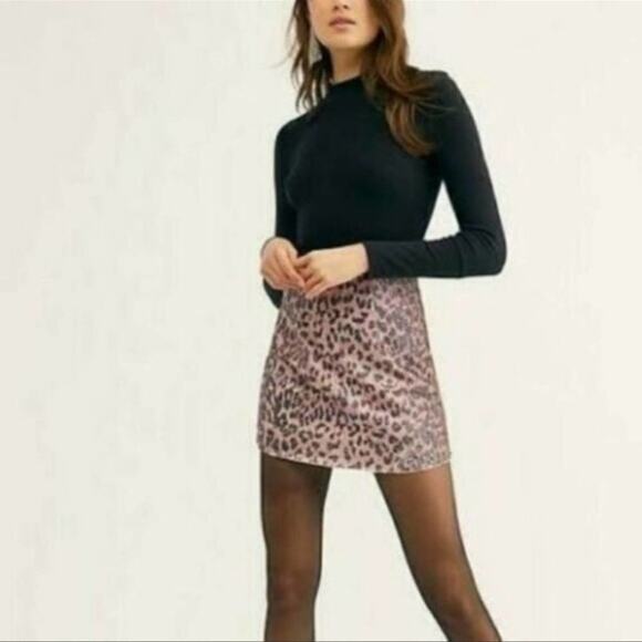 NWT Free People Skinny Sequin Mini Skirt Pink Cheetah  Size 8 - Picture 12 of 13